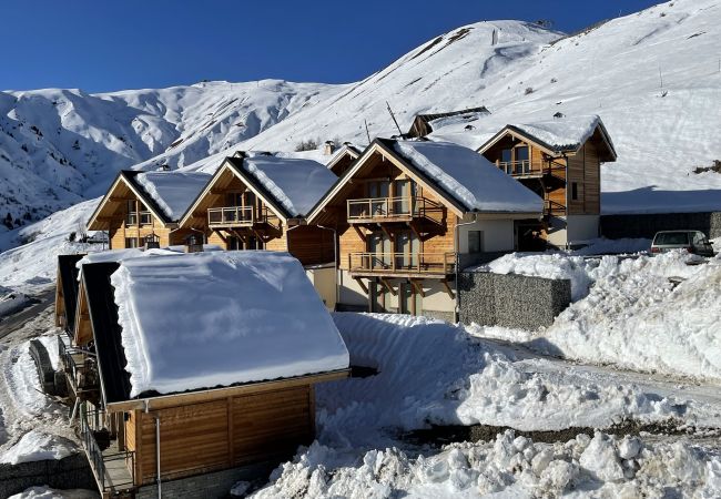 Chalet in Fontcouverte-la-Toussuire - L'Albaron - Lodge 19 - skis on foot
