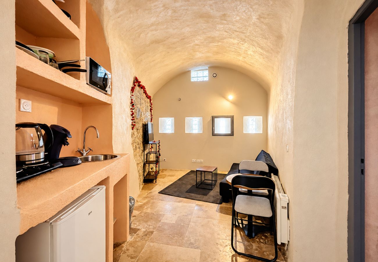 Rent by room in Mercury - Le Bastion Rouge 